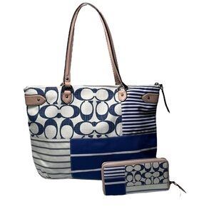 COACH Daisy Patchwork Emma Blue & White Tote w/ Matching Wallet